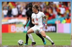 开云体育登录-英格兰队获得关键胜利，锁定下一阶段晋级