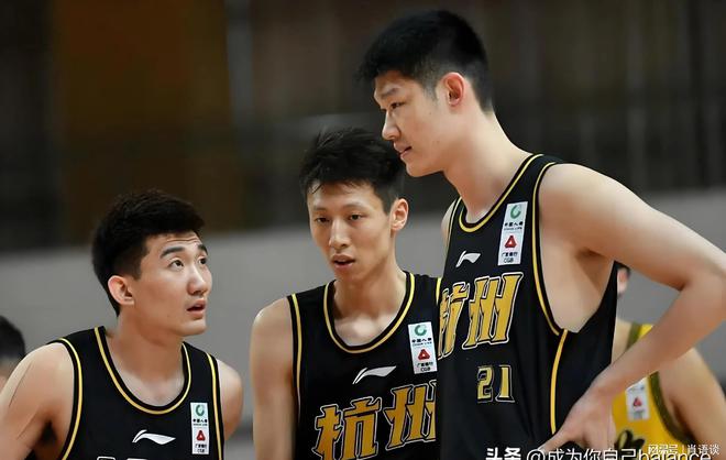 双外援发威，辽宁飞豹队轻松获胜的简单介绍