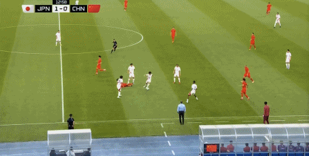 战术配合默契,队伍成功逆转比赛并获胜 战术配合默契,队伍成功逆转比赛并获胜