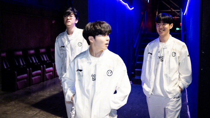 TL绝杀JDG,Uzi团战一打五2025世界赛2:0(巴黎) TL绝杀JDG,Uzi团战一打五2025世界赛2:0(巴黎)