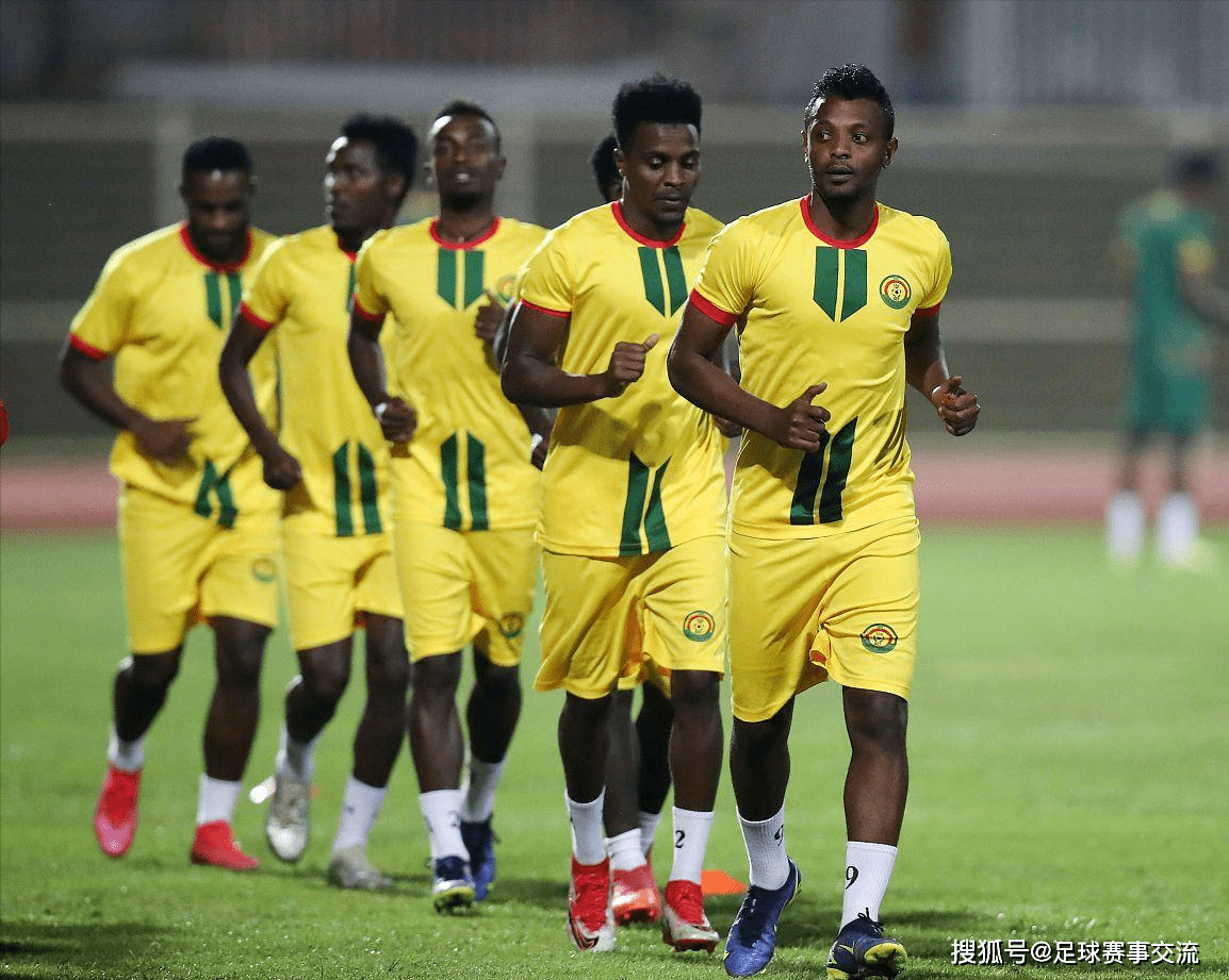 球队备战如火如荼,最终夺得比赛金杯 球队备战如火如荼,最终夺得比赛金杯