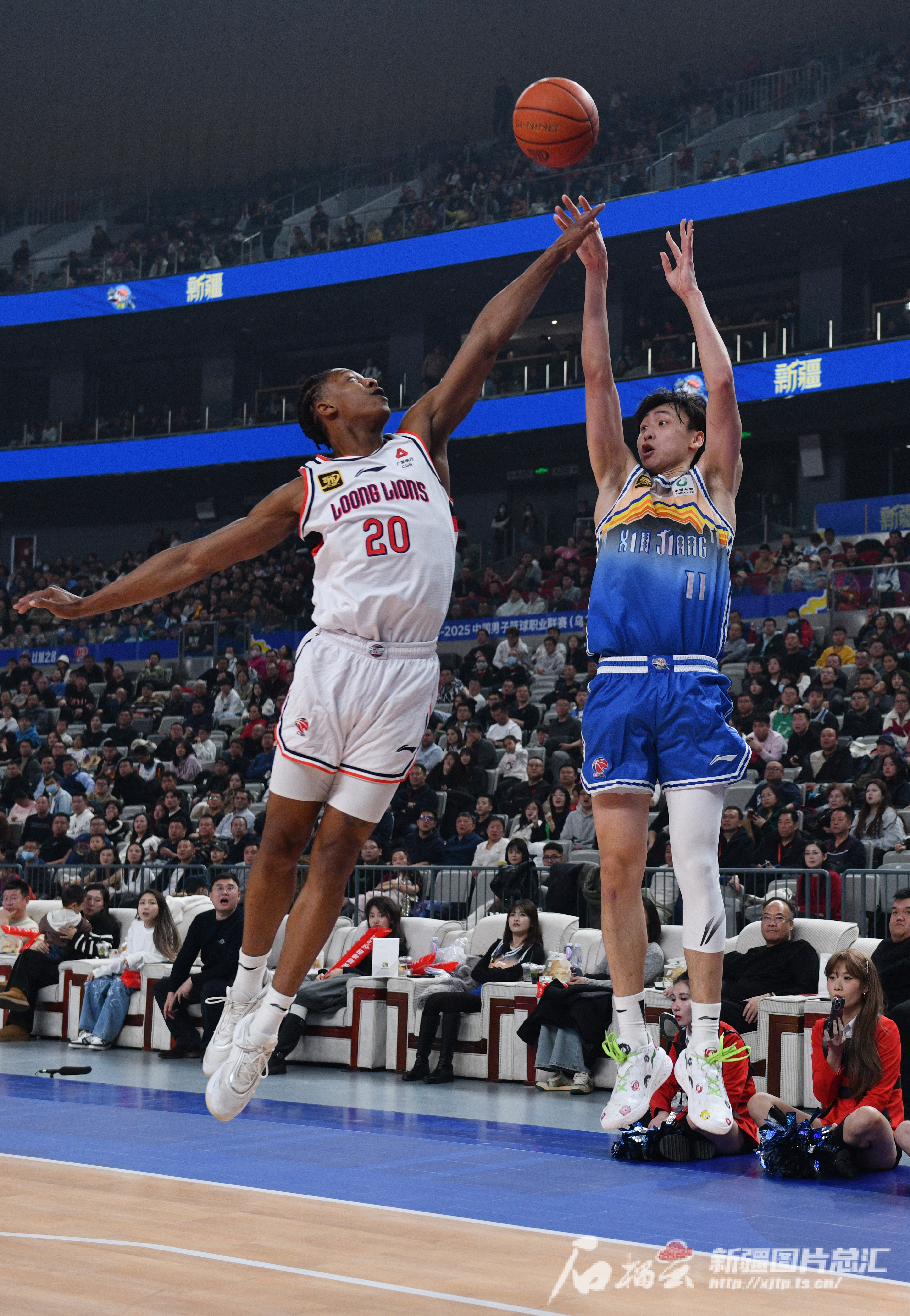 包含新疆队逆势砍下三分绝杀,意外击败上海队的词条 包含新疆队逆势砍下三分绝杀,意外击败上海队的词条