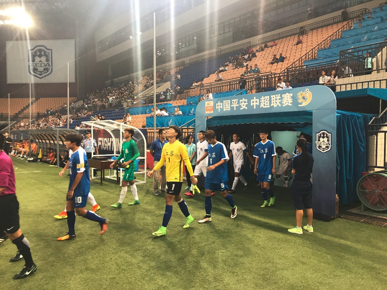 包含惊天逆转！田径战队挺进四强的词条