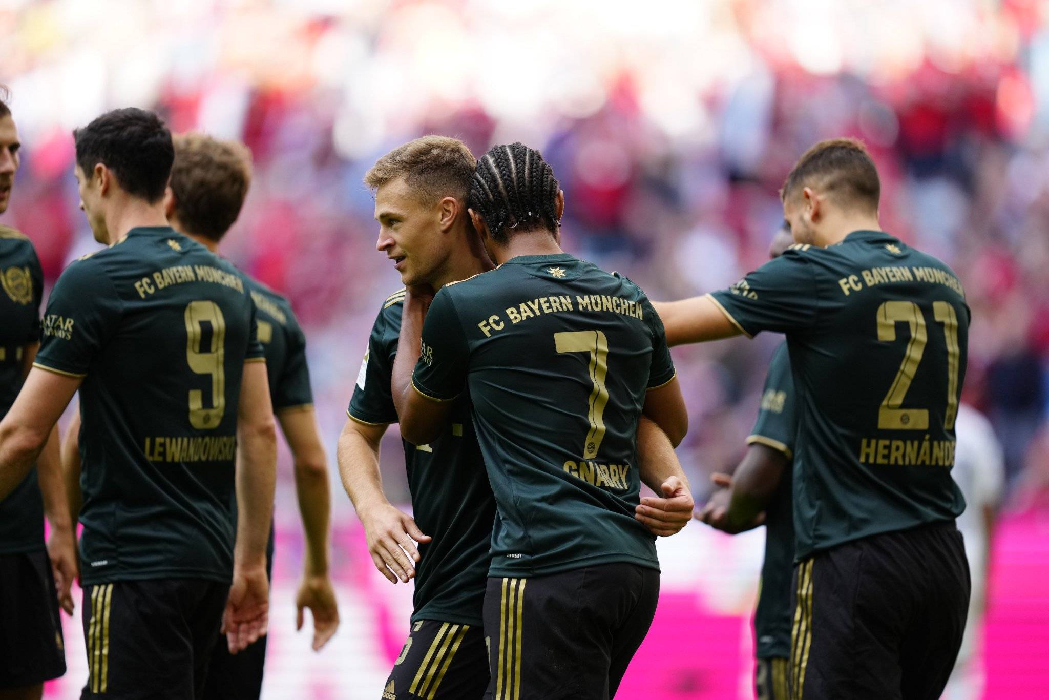 巴黎轻取希腊,穆勒统治全场的简单介绍 巴黎轻取希腊,穆勒统治全场的简单介绍